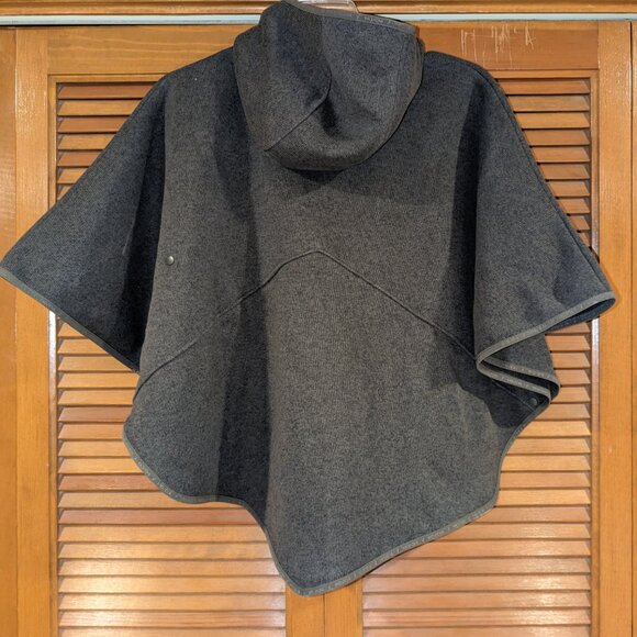 INDYEVA Satu Poncho Fleece Polartec Pullover Snap Shawl Size Small Dark Gray - Picture 10 of 13